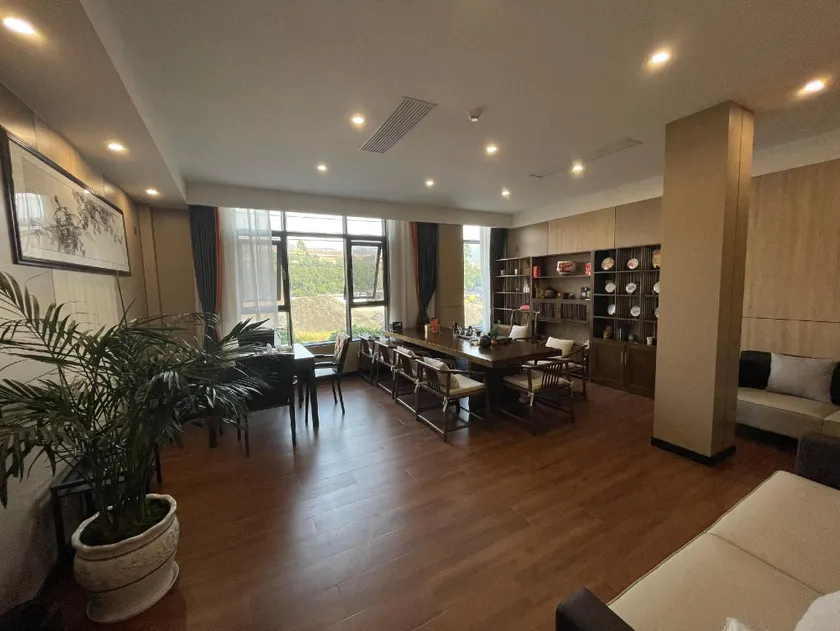 Huacheng Hotel - Image 1
