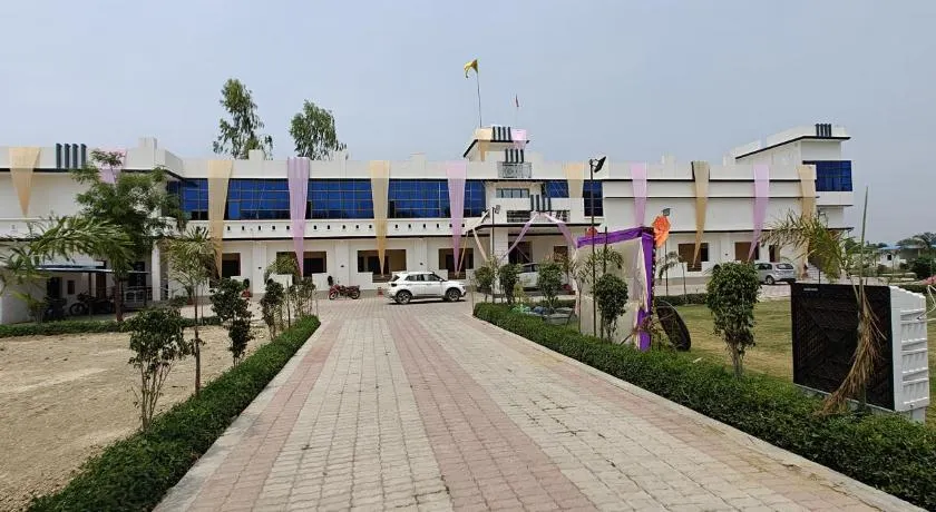 Avadh Garden Marriage Lawn & Guest House - Image 1