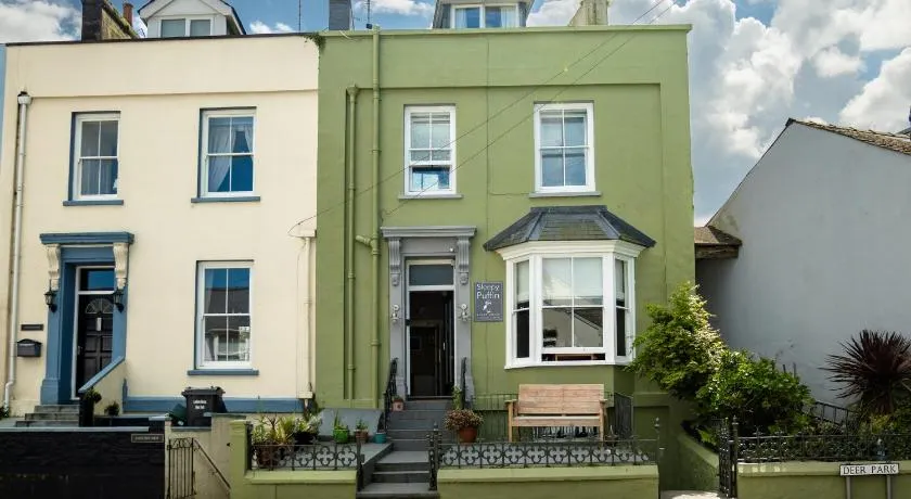 Sleepy Puffin Guest House - Image 1