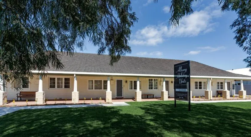 Albany Holiday Units - Image 1