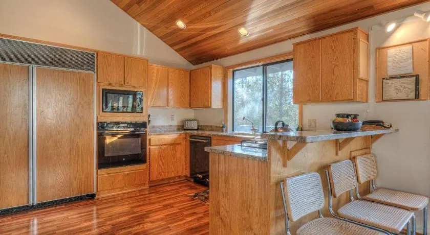 White Elm - Unit 31 - Image 1