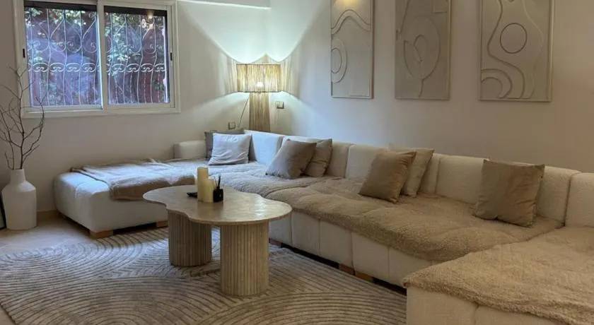 Villa moderne avec jacuzzi & jardin - Marrakech - Image 1