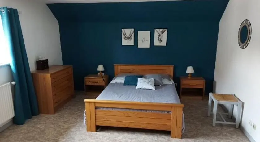 Chambre spacieuse climatisée - Petit déjeuner inclus - Image 1