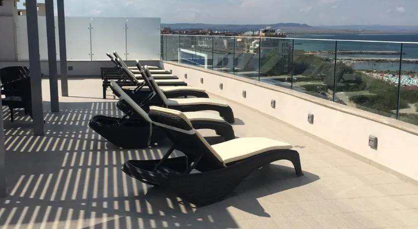Golden Sea View Penthouse - Image 1