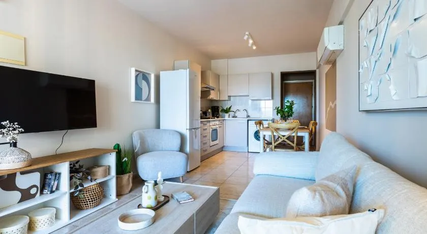 Calina - 3BR Apt W Pool & Balcony in Mackenzie - Image 1