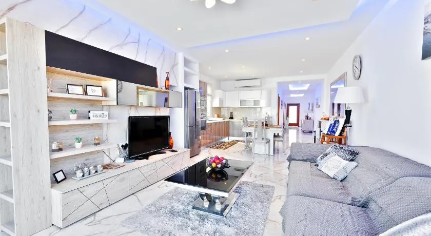 XC4 - PENTHOUSE, 3 bedroom, Modern, Designer - Attard - Image 1