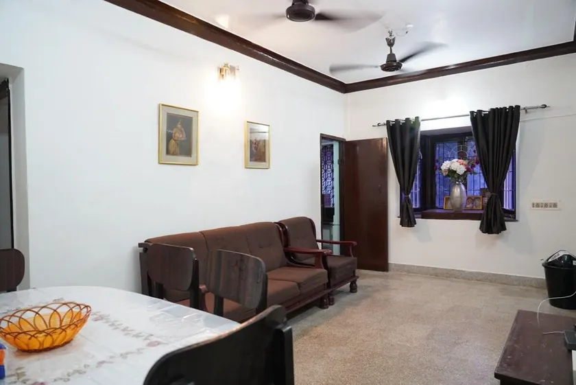 AHK3 -Lovely 2 BHK in P.T Rajan Salai + Car Park - Image 1