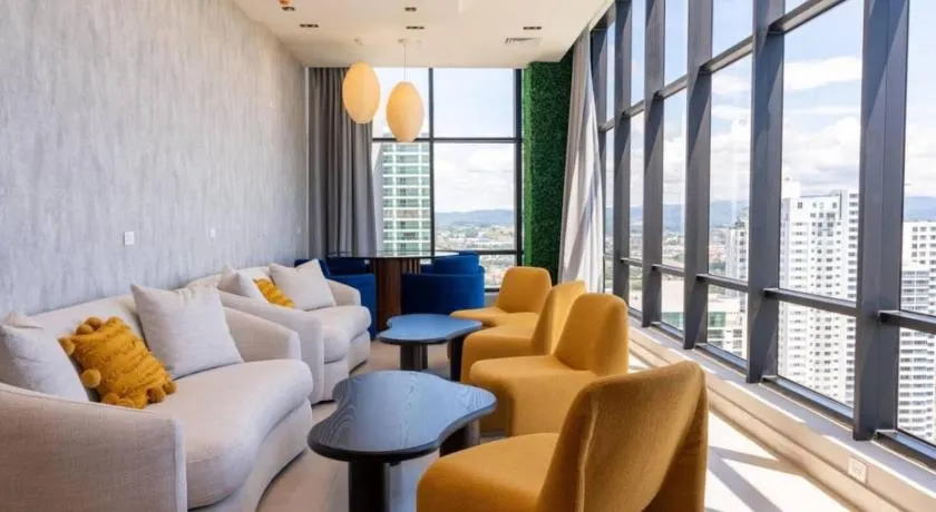 Stylish 1-BR with Ocean & City Views Panama City - Image 1