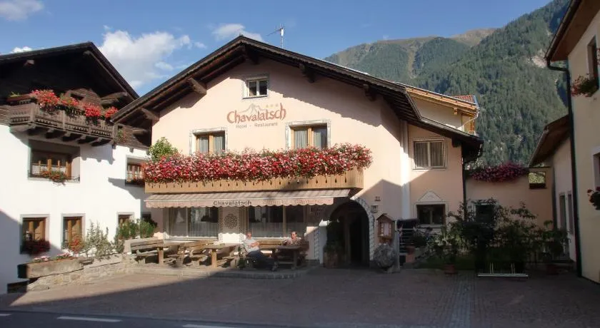 Hotel Chavalatsch - Image 1