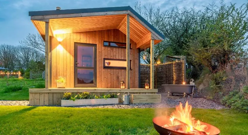 Luxury Glamping Cabin with Outdoor Bath on Cornish Meadow - Image 1
