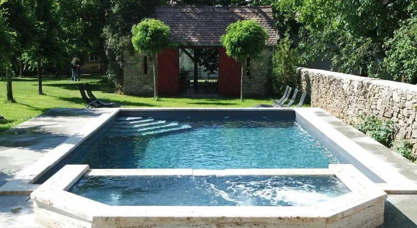 Sárffy House - Image 1