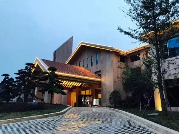 Xifeng Hot Spring Sanatorium - Image 1