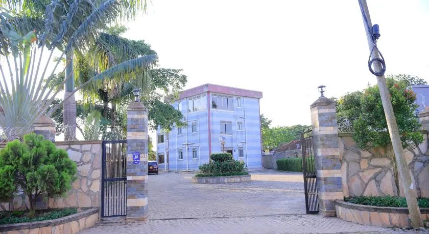 Rover's Inn Entebbe - Image 1