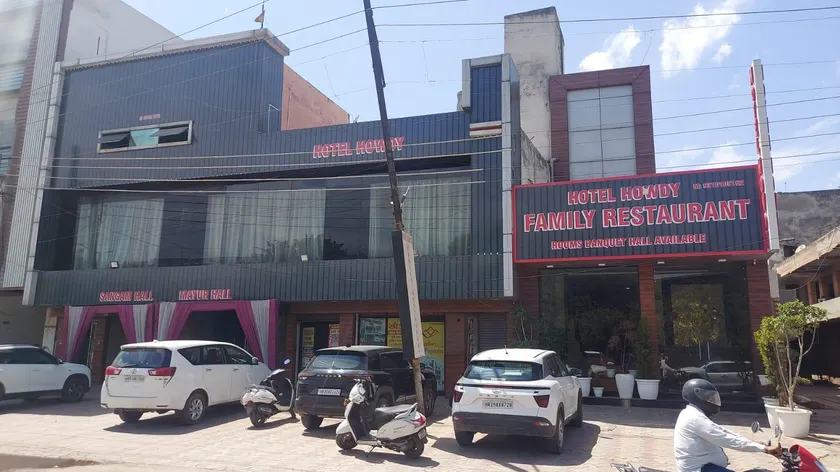 Hotel howdy - Image 1