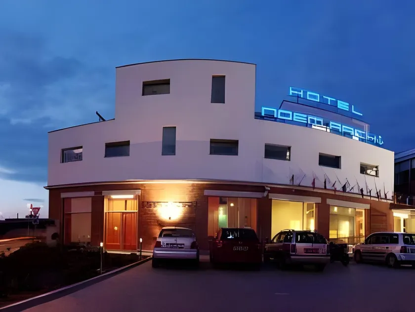 Restaurant & Design Hotel Noem Arch - Image 1