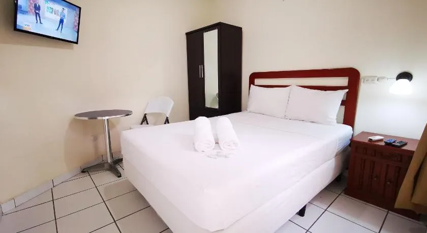 Hotel Armonía Hostal - Image 1