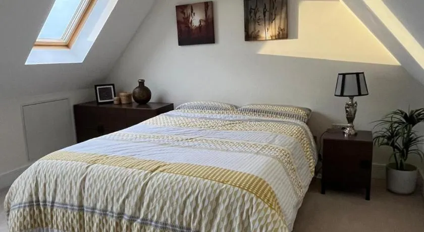 Modern Suite with a Queen Bed, Ensuite & Workspace - Image 1