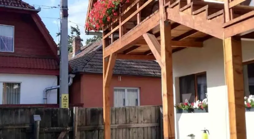 Csicsói Csűrház - Image 1