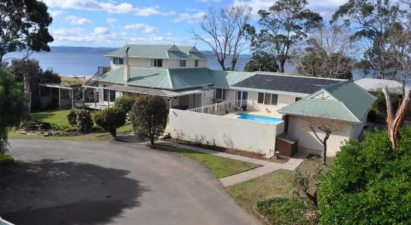 Bambra Reef Lodge - Image 1