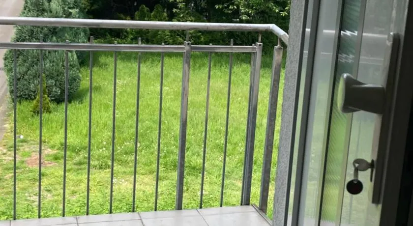 Selbst Check in 30 Zone Internet, Waschmaschine, free Parkplatz - Image 1