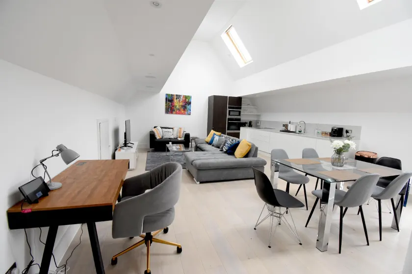 Deluxe 2 Bedroom Apartment - Image 1
