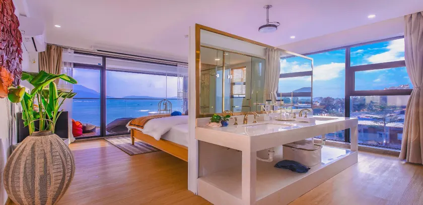 52 Hertz Guesthouse - Image 1