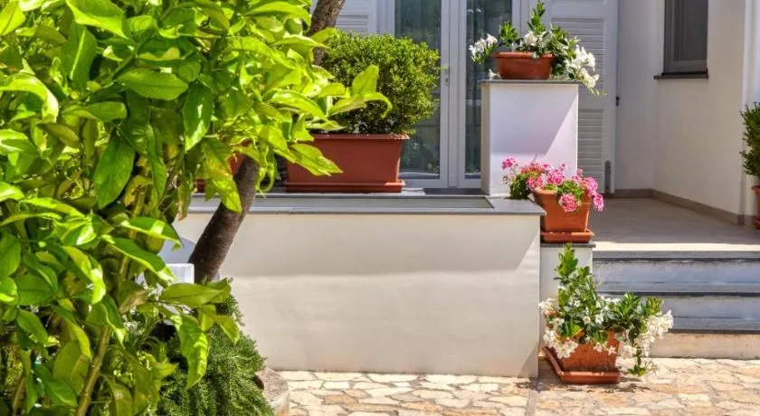 Villa Giardini Luxury Room - Image 1