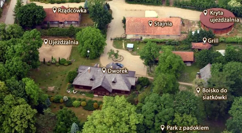 Dwor Trzesniow - Image 1