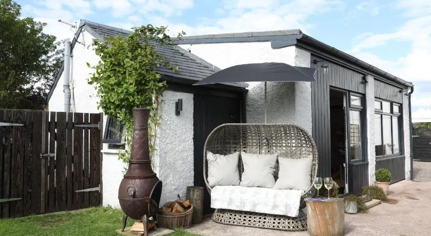Garden Studio in Biggar - Image 1
