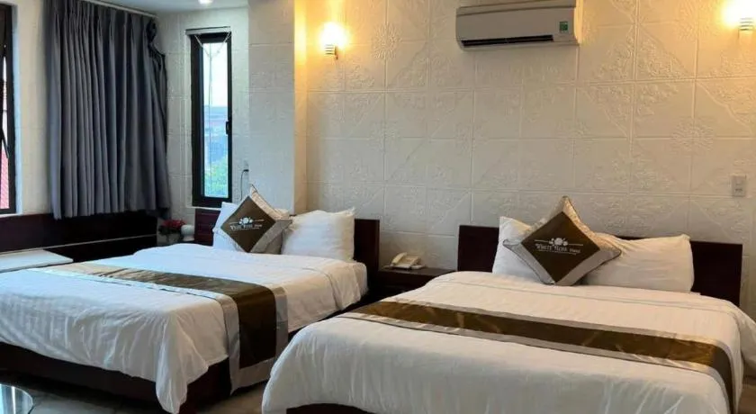 White Rose Hotel - Image 1