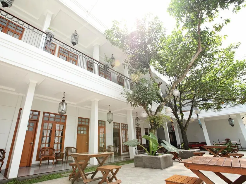 de' Halimun Guest House - Image 1