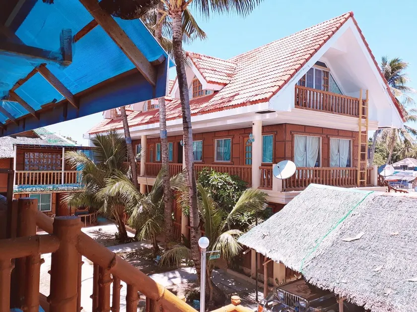 Yooneek Beach Resort - Image 1