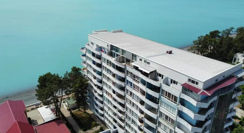 Seaside Apartment - Image 1