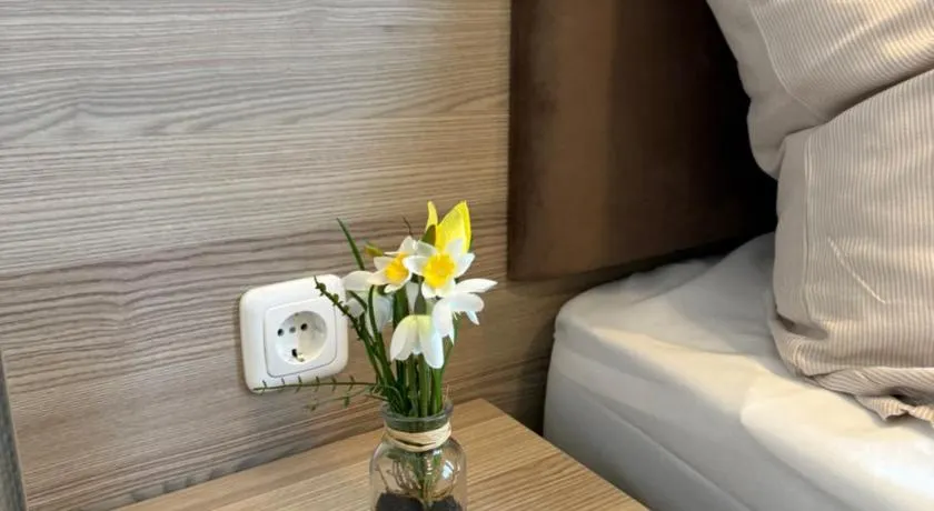 Aparthotel Emilia 24h Check-in, Free Parking and WiFi - Image 1