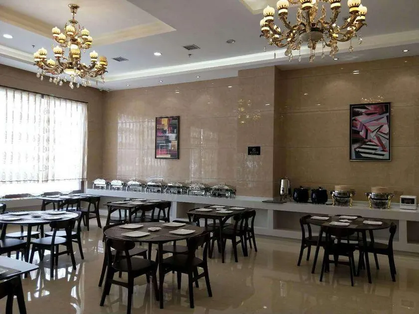 Risley Hotel (Qingcheng) - Image 1