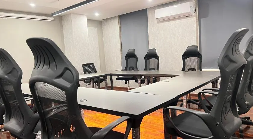 Private Business Lounge F7 ISLAMABAD - Premium Meeting Space - Image 1