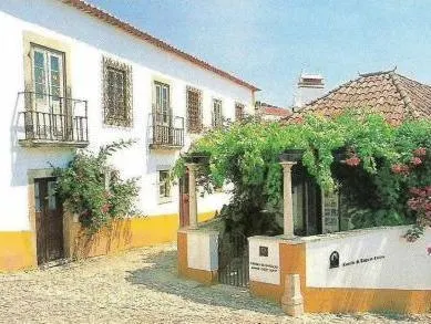 Casa de S. Thiago do Castelo - Image 1