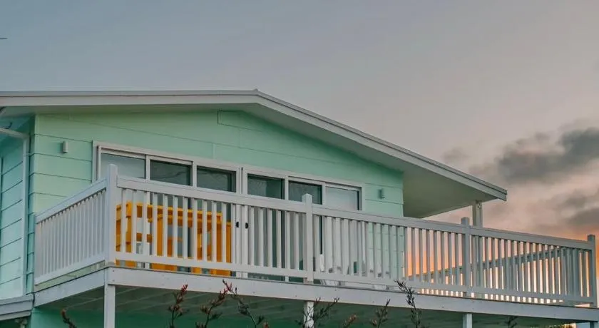 Sunny Beach Box - Image 1