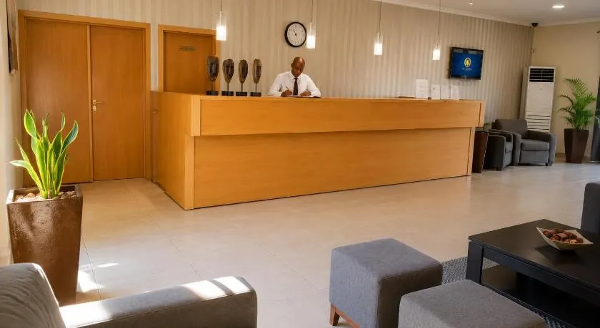 Viana Hotel - Image 1
