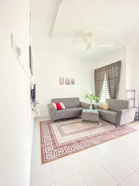 Dramayu Homestay - Image 1
