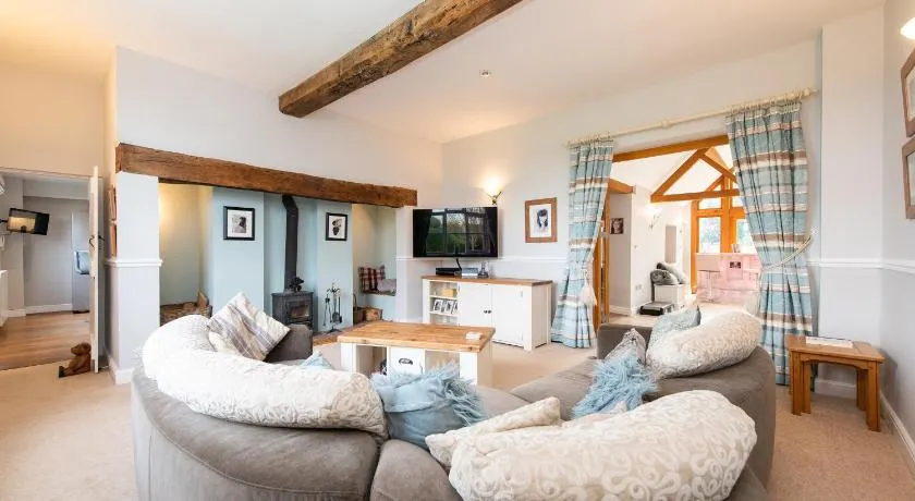 Bank Farm House - Stunning House & Gardens - Image 1