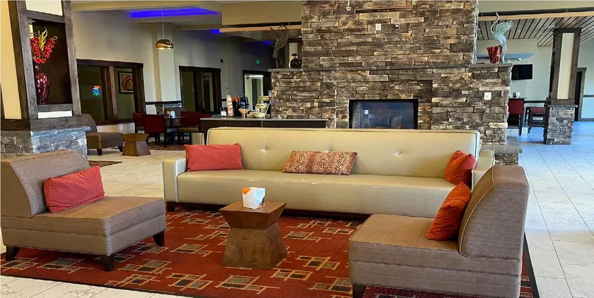 Economy Stay & Suites Tacoma - Image 1