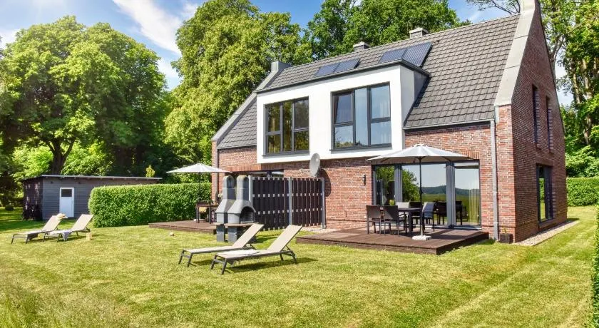 Ferienhaus Backsteinquartier B in Putbus mit Sauna, Kamin und Boddenblick - Image 1