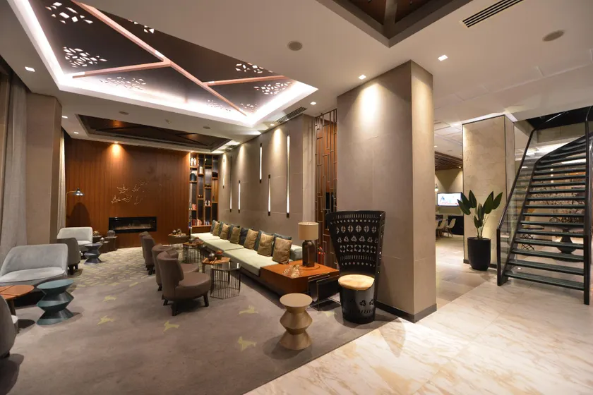 Waxwing Hotel - Image 1