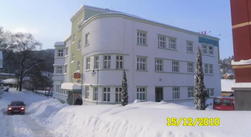 Hotel Grand - Image 1