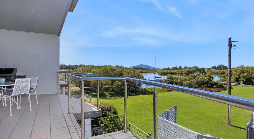 3 The Pier on The Myall River - Image 1