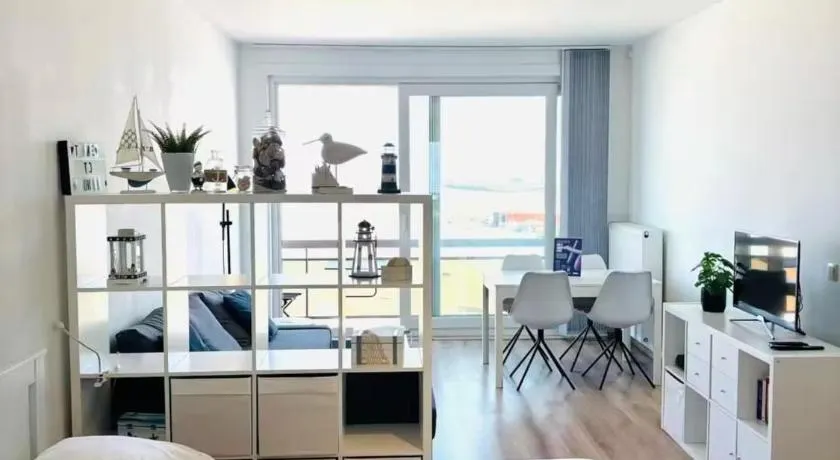 Casiola - Beach Studio with Balcony & Sea View - Image 1