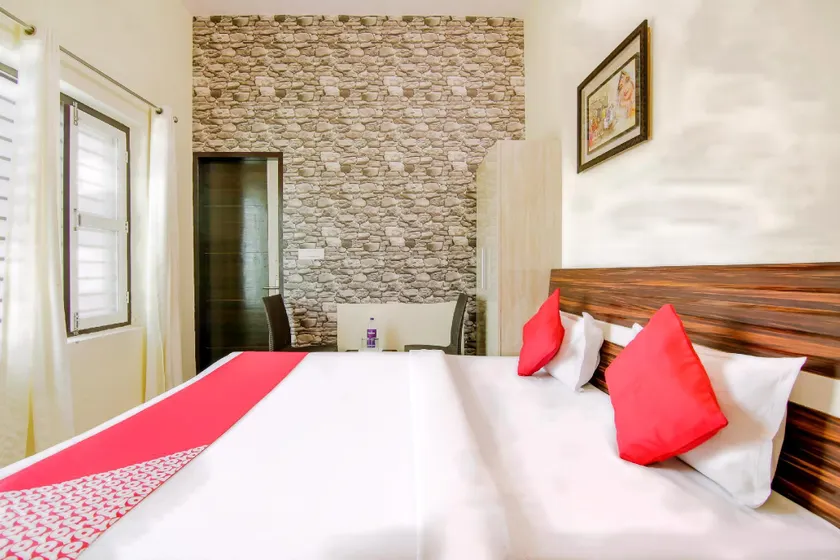 OYO 76134 Hotel Chand Sitara - Image 1