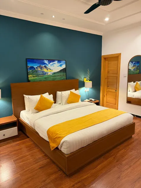 Grand Montis Hotel - Image 1