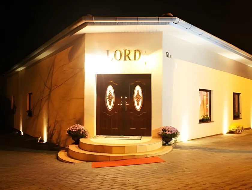 Motelik Lord - Image 1
